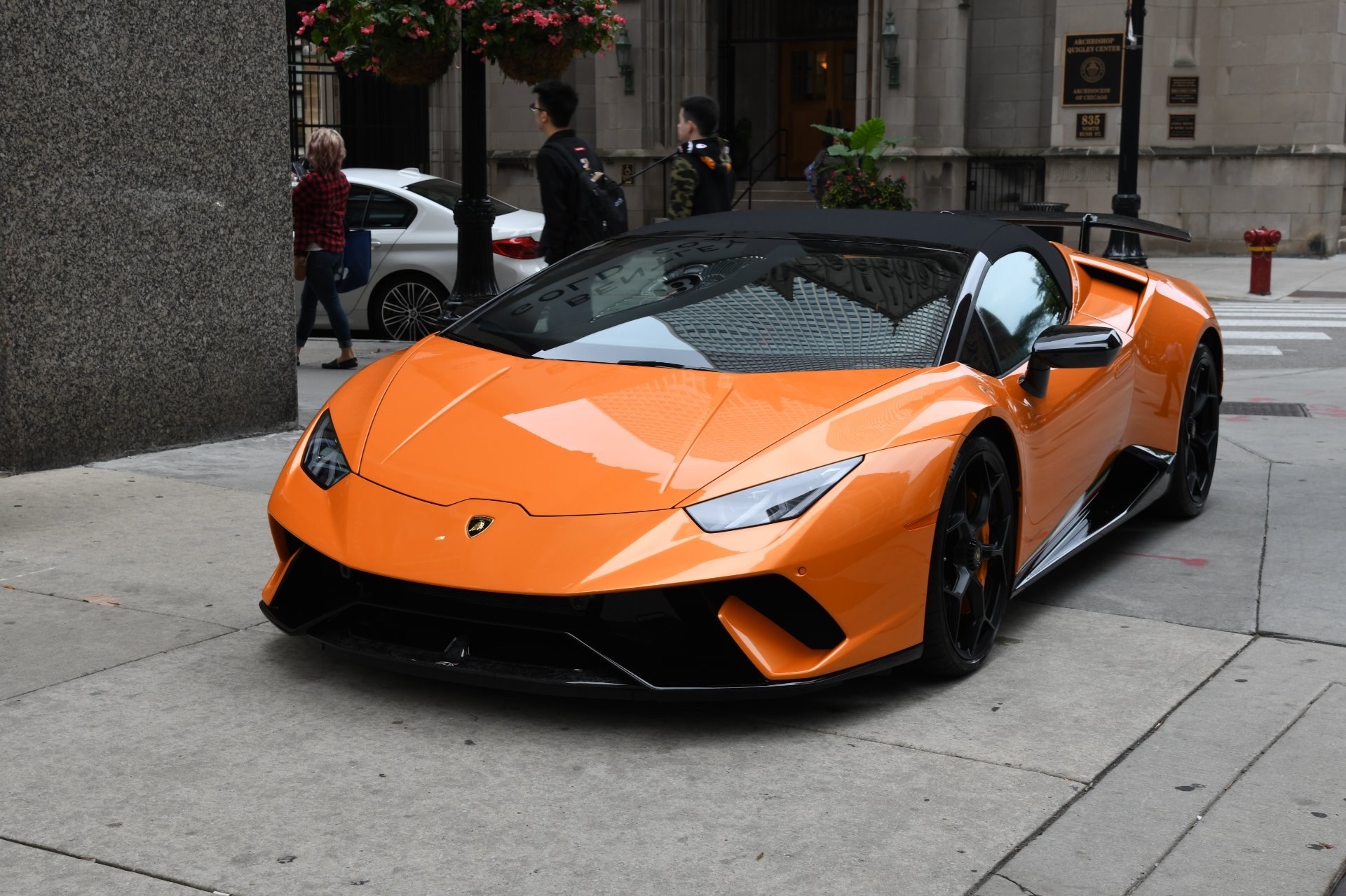 Location Location Lamborghini Huracán Performante Cabriolet pour shooting photo et tournage à Paris (Île-de-France) - Full Prod 360
